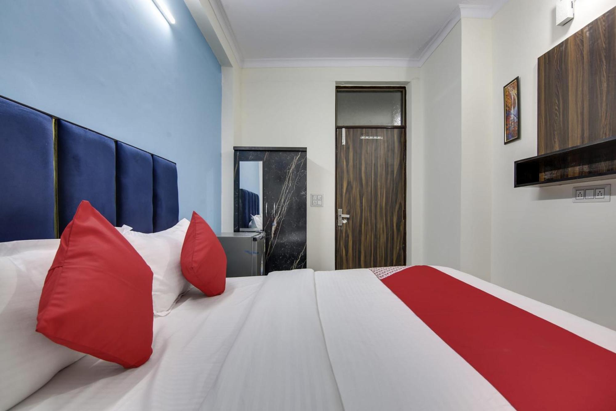 Hotel O Happy 4*
